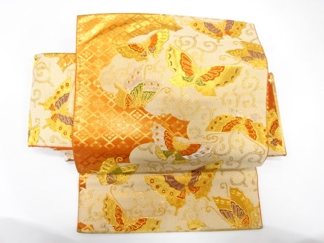 雲取りに蝶・唐草模様織り出し　作り帯